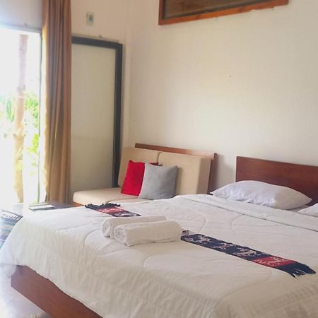 Inang Amang Homestay Labuan Bajo Værelse billede